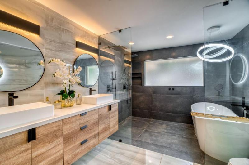 Salle de bain sur mesure, comment optimiser espace et confort ?